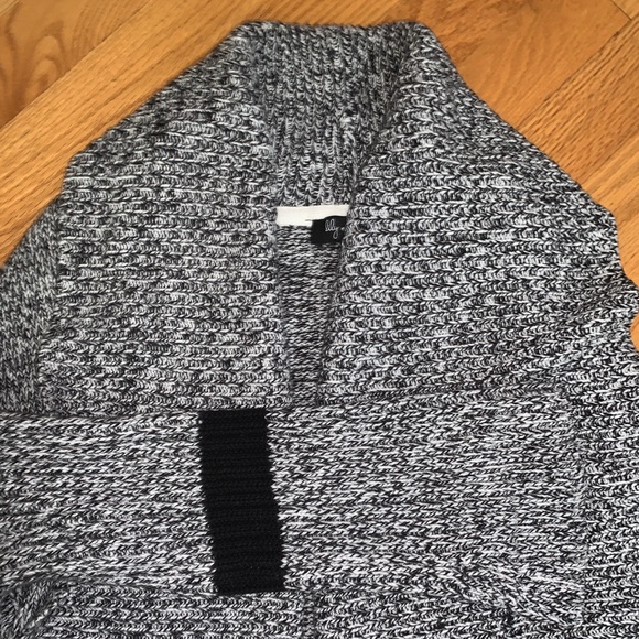 Gray and Black Knit Cardigan - Picture 4 of 6